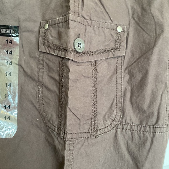 Dark brown cargo pants-capri style with removable belt-lightweight - Picture 7 of 8
